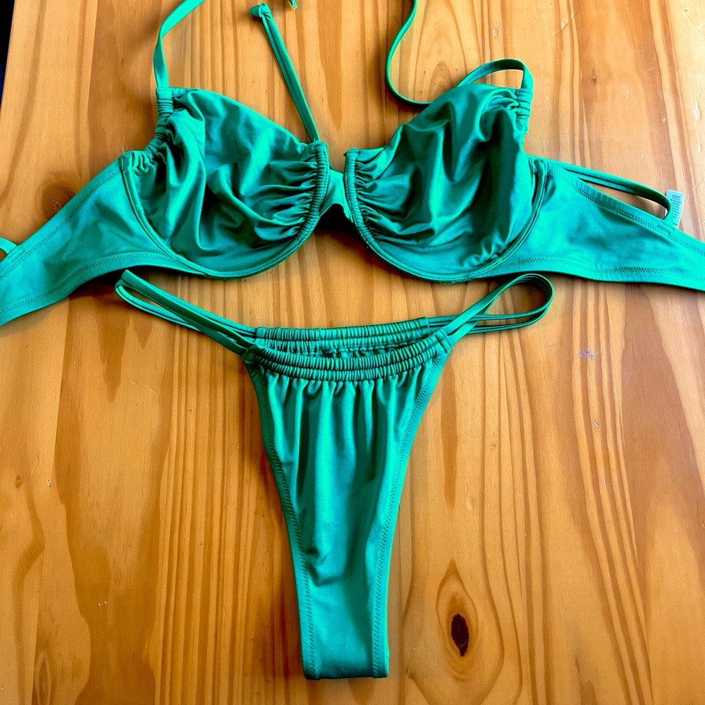 Green Underwire Bikini Set